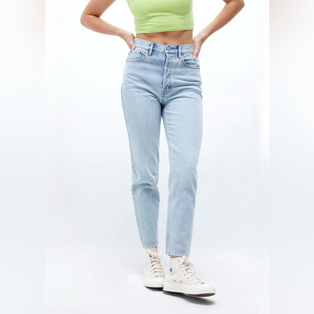 Light Ultra High Waisted Slim Fit Jeans